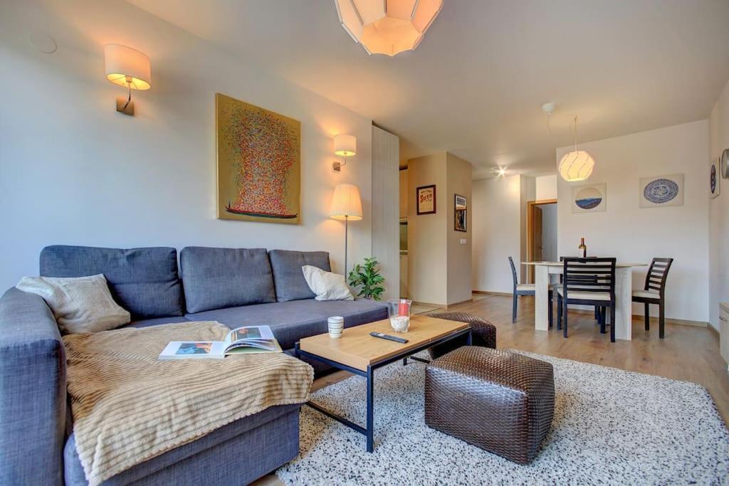 Spacious Home Office With Secure Garage In Софія Екстер'єр фото