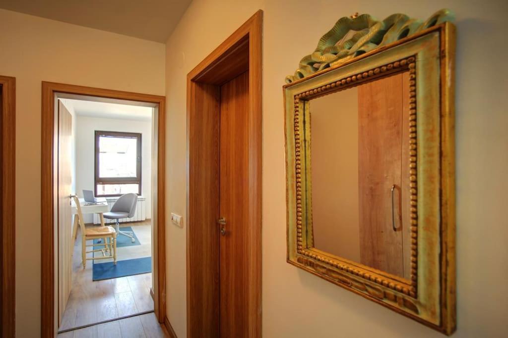 Spacious Home Office With Secure Garage In Софія Екстер'єр фото
